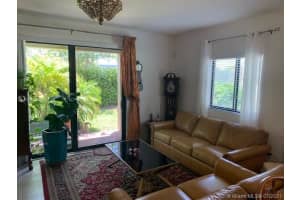 4234 N Dixie Hwy, Oakland Park, FL 33334, Sold 09/10/21