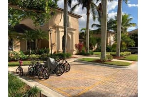 8050 N Nob Hill Rd, Tamarac, FL 33321, Sold 11/01/21