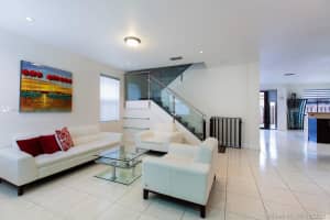 9842 NW 9th St, Miami, FL 33172, Sold 10/22/21