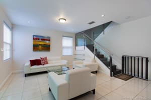 9842 NW 9th St, Miami, FL 33172, Sold 10/22/21