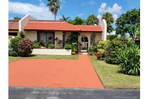 19160 NW 65th Ct, Hialeah, FL 33015, Sold 09/15/21