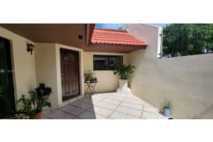 19160 NW 65th Ct, Hialeah, FL 33015, Sold 09/15/21