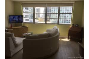801 Brickell Bay Dr, Miami, FL 33131, Sold 10/28/21
