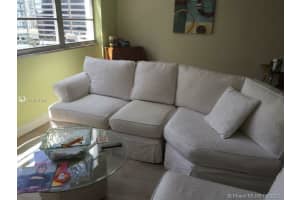 801 Brickell Bay Dr, Miami, FL 33131, Sold 10/28/21