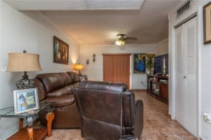 8025 NW 8th St, Miami, FL 33126, Sold 11/15/21