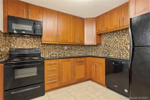 2939 Indian Creek Dr, Miami Beach, FL 33140, Sold 11/10/21