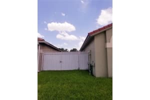 7482 NW 168th St, Hialeah, FL 33015, Sold 12/02/21