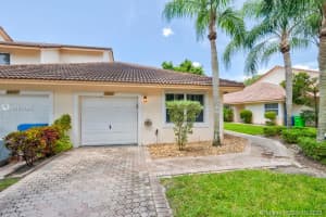8426 NW 40th Ct, Sunrise, FL 33351, Sold 12/01/21