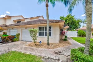 8426 NW 40th Ct, Sunrise, FL 33351, Sold 12/01/21