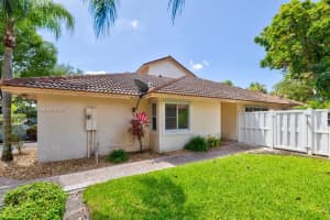 8426 NW 40th Ct, Sunrise, FL 33351, Sold 12/01/21