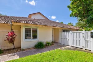 8426 NW 40th Ct, Sunrise, FL 33351, Sold 12/01/21