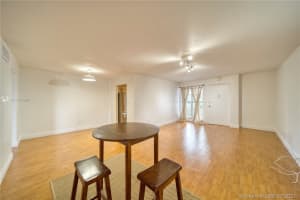 1340 Lincoln Rd, Miami Beach, FL 33139, Sold 10/01/21