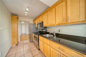 1340 Lincoln Rd, Miami Beach, FL 33139, Sold 10/01/21