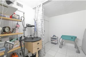 9310 Fontainebleau Blvd, Miami, FL 33172, Sold 09/22/21