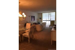 9400 N Hollybrook Lake Dr, Pembroke Pines, FL 33025, Sold 10/15/21