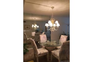 9400 N Hollybrook Lake Dr, Pembroke Pines, FL 33025, Sold 10/15/21