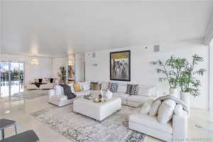 400 Alton Rd, Miami Beach, FL 33139, Sold 01/31/22