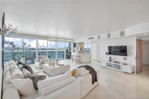 400 Alton Rd, Miami Beach, FL 33139, Sold 01/31/22