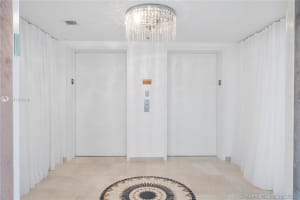 400 Alton Rd, Miami Beach, FL 33139, Sold 01/31/22