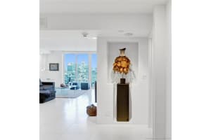 1 Las Olas Cir, Fort Lauderdale, FL 33316, Sold 08/31/21