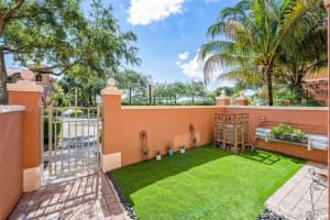 638 SW 106th Ave, Pembroke Pines, FL 33025, Sold 09/10/21