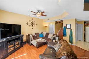 638 SW 106th Ave, Pembroke Pines, FL 33025, Sold 09/10/21