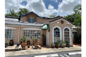6884 NW 166th Terrace, Hialeah, FL 33014, Sold 10/07/21