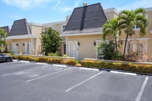 942 NE 24th Ave, Hallandale Beach, FL 33009, Sold 08/27/21