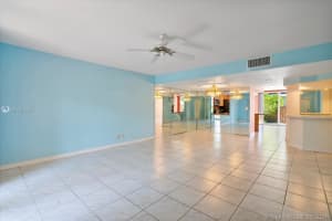 942 NE 24th Ave, Hallandale Beach, FL 33009, Sold 08/27/21