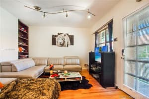 736 13th St, Miami Beach, FL 33139, Sold 05/20/22