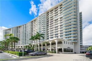 MLS# A11075641, Hollywood, Florida 33019