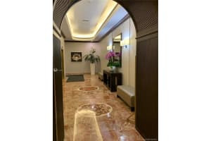 3610 Yacht Club Dr, Miami, FL 33180, Sold 11/12/21