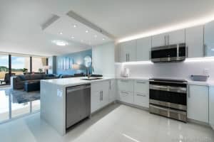2555 Collins Ave, Miami, FL 33140, Sold 06/27/22