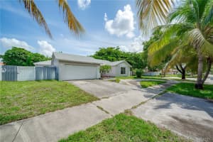 5921 NW 193rd St, Hialeah, FL 33015, Sold 09/07/21