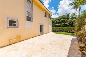 10405 NW 43rd Terrace, Doral, FL 33178, Sold 10/01/21