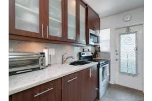 1504 S Surf Rd, Hollywood, FL 33019, Sold 09/09/21