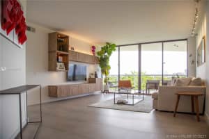 3640 Yacht Club Dr, Aventura, FL 33180, Sold 11/18/21