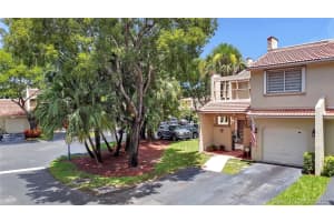 10281 NW 46th St, Doral, FL 33178, Sold 09/21/21