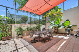 10281 NW 46th St, Doral, FL 33178, Sold 09/21/21