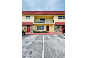 6675 SW 41st Pl, Davie, FL 33314, Sold 10/26/21
