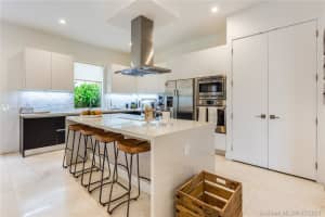 10098 NW 74th Terrace, Doral, FL 33178, Sold 12/20/21