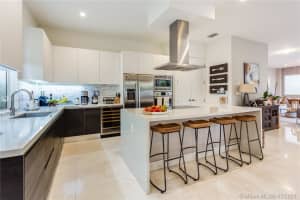 10098 NW 74th Terrace, Doral, FL 33178, Sold 12/20/21