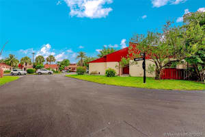 10001 SW 16th St, Pembroke Pines, FL 33025, Sold 10/12/21