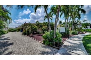 17301 NW 78th Pl, Hialeah, FL 33015, Sold 12/10/21