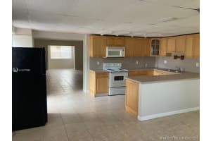 340 NW 38th St, Pompano Beach, FL 33064, Sold 10/01/21