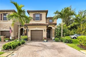 6616 S Anise Ct, Davie, FL 33314, Sold 09/30/21