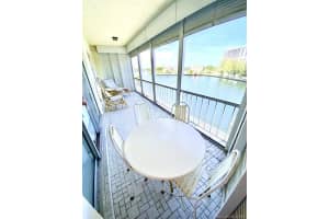 400 Diplomat Pkwy, Hallandale Beach, FL 33009, Sold 09/27/21
