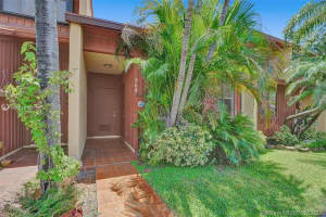450 SE 14th St, Dania Beach, FL 33004, Sold 08/31/21