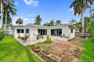7421 Center Bay Dr, North Bay Village, FL 33141, Sold 09/29/21