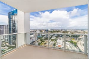 1040 Biscayne Blvd, Miami, FL 33132, Sold 09/22/21
